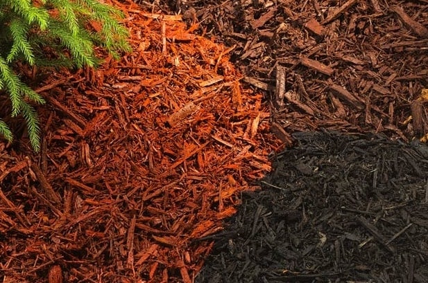 Milwaukee Lawn Service Mulch Instalation